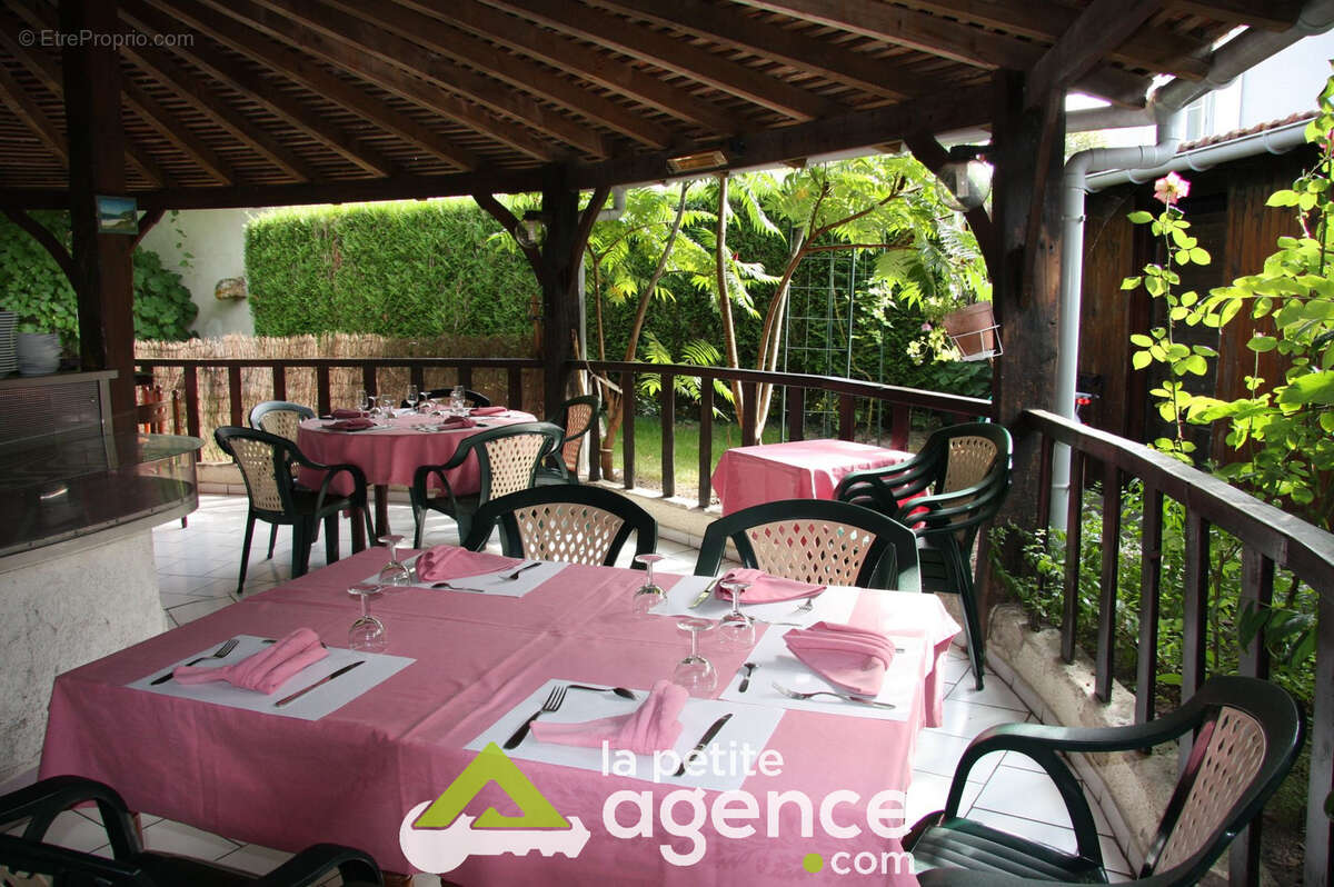 Commerce à SAINT-SATUR