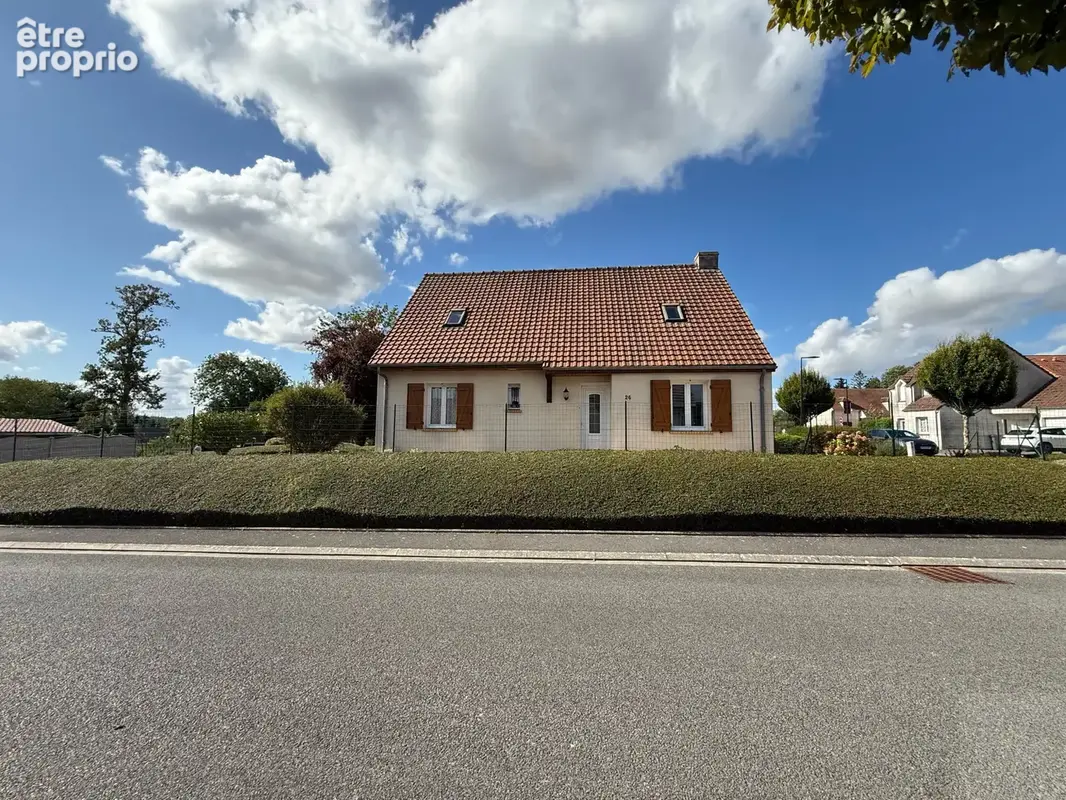 Nesle  - pavillon individuel elevee sur sous sol complet - 4 chambres - sous sol complet - garage - jardin - photo 2