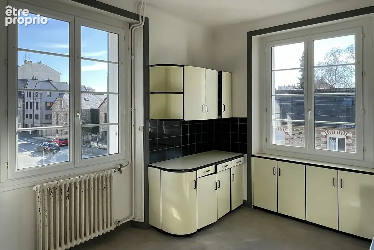 Immeuble de caractère avec fort potentiel - Quartier Francisco-Ferrer , Vern - photo 9