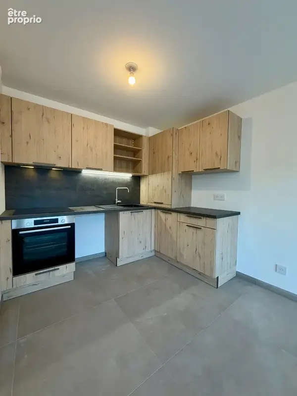 CLUSES CENTRE – T2 duplex prêt à vivre - sans délais - photo 4