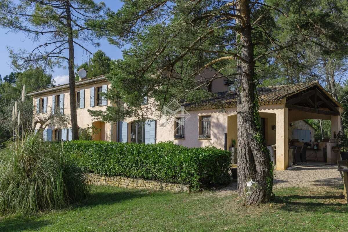 Maison à TOURRETTES