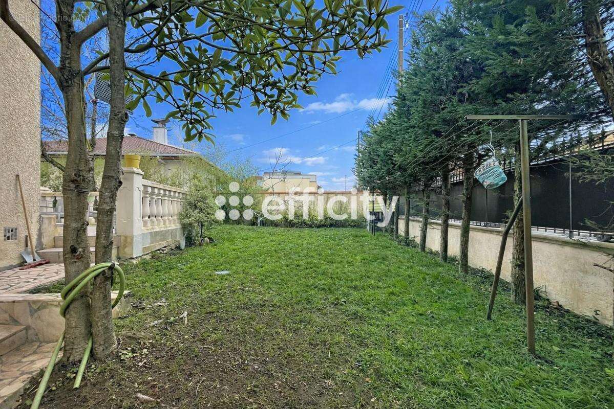 Maison à CLICHY-SOUS-BOIS