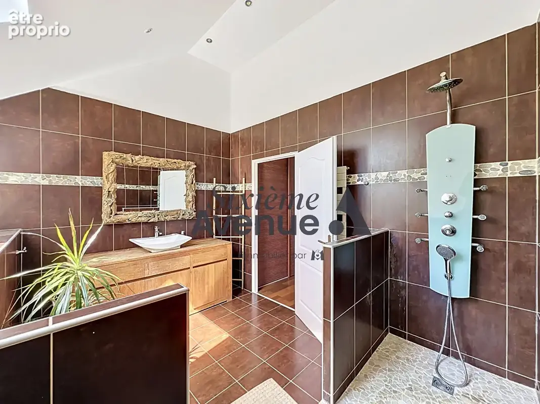 Maison d'architecte 210 m²  - 5/6 chambres - Beaux volumes - photo 15