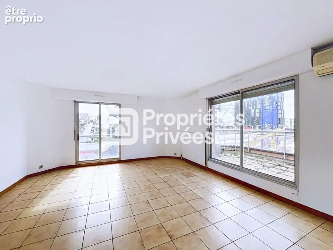 Nanterre - Spacieux 3 pièces de 84 m² - Dernier étage - Terrasse de 22 m² -  Box - photo 2