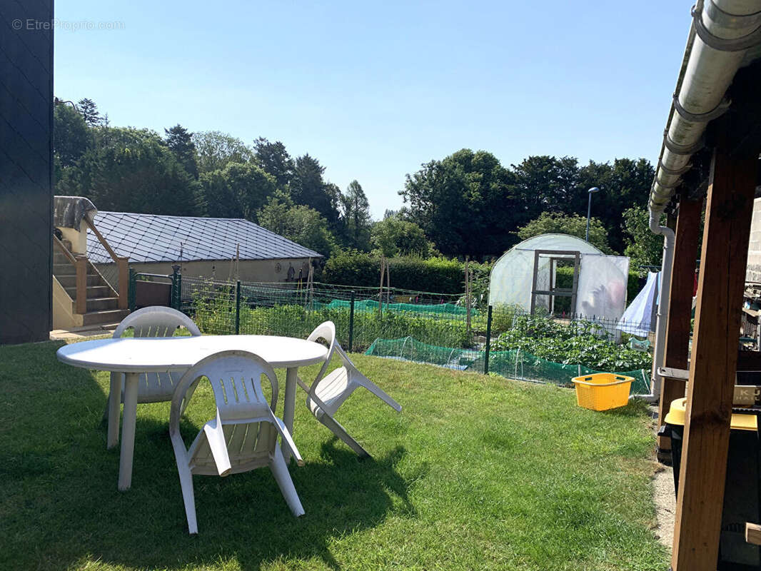 SAINT SAUVEUR LE VICOMTE, dans le bourg, agréable maison de ville, avec jardin. - photo 16