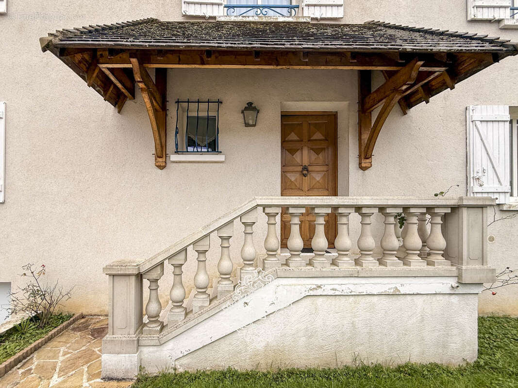 Maison à LONGUEVILLE