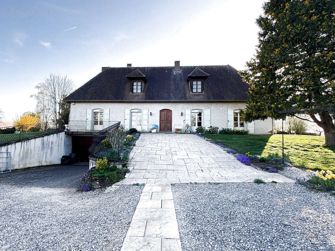 Maison à ARNAY-LE-DUC