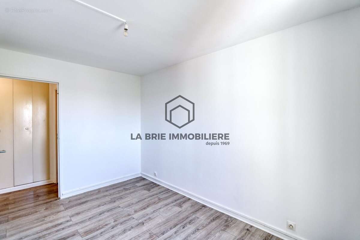 Appartement 68 m² à Marolles-En-Brie  - photo 6