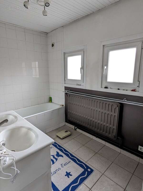 Maison à NEUVILLE-EN-FERRAIN