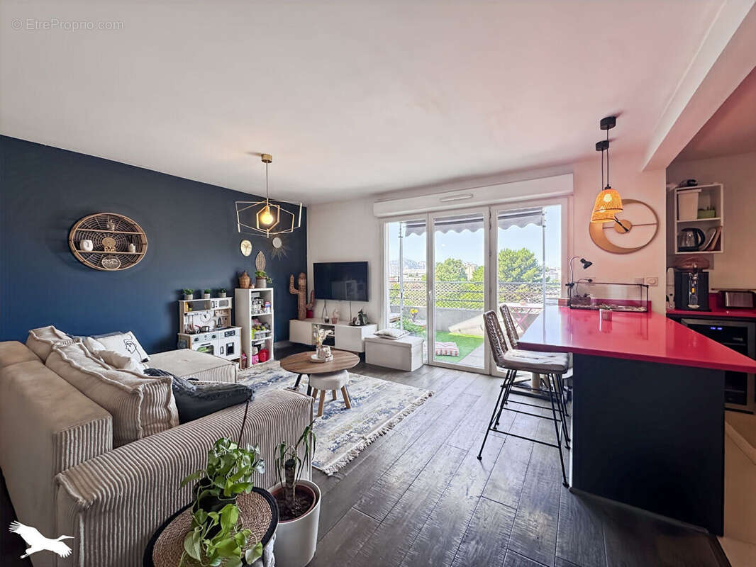 Appartement  Marseille T4 de 84 m² avec terrasse de 35 m² - Dernier étage - photo 6