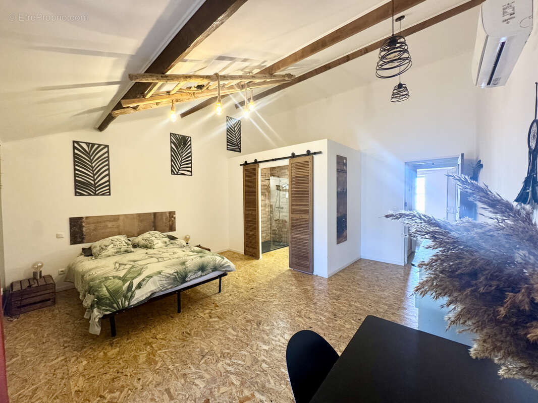 Maison à GALLARGUES-LE-MONTUEUX