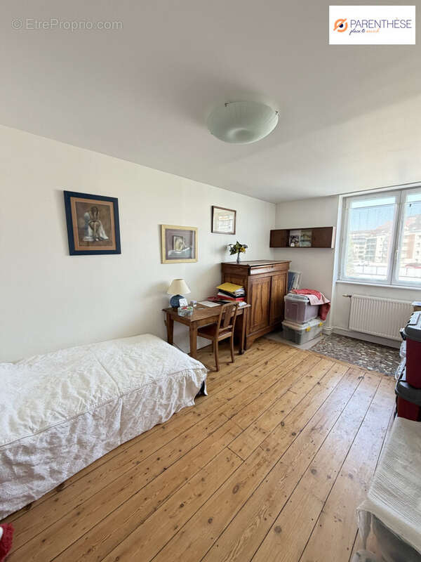 chambre 2éme étage - Maison à LILLE