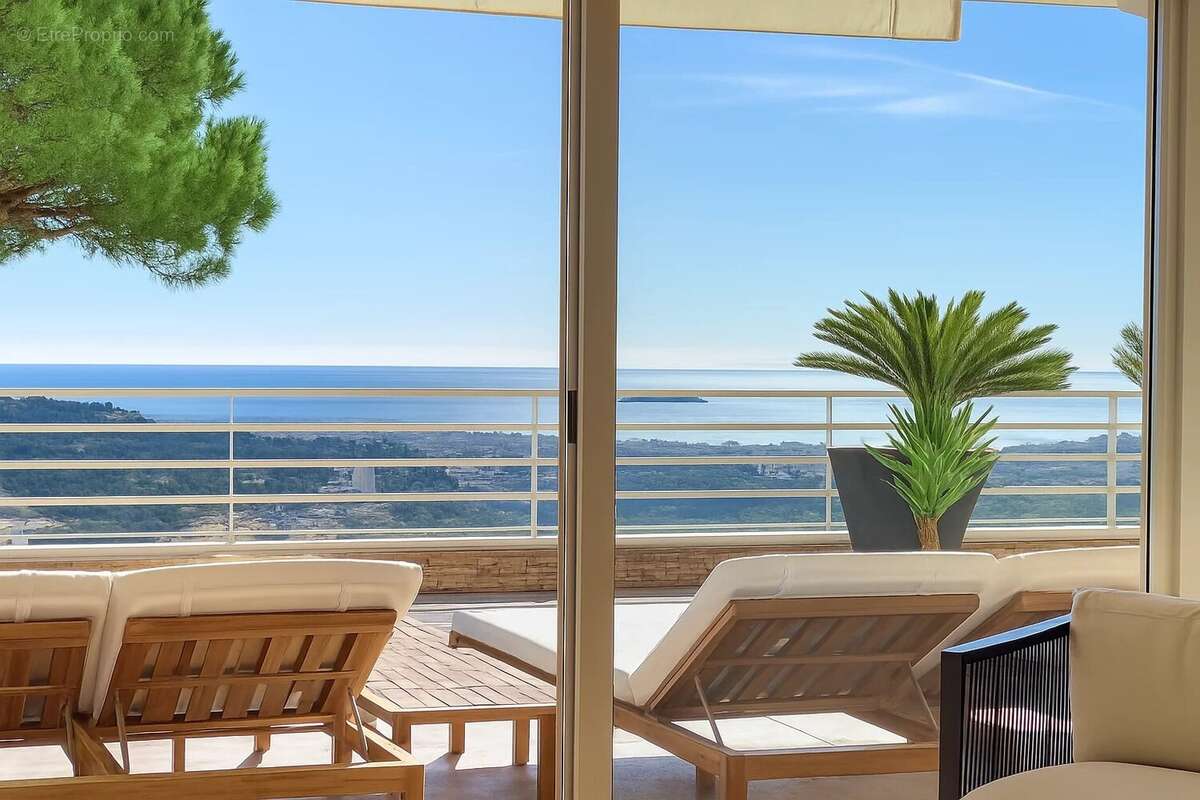 Appartement à LE CANNET