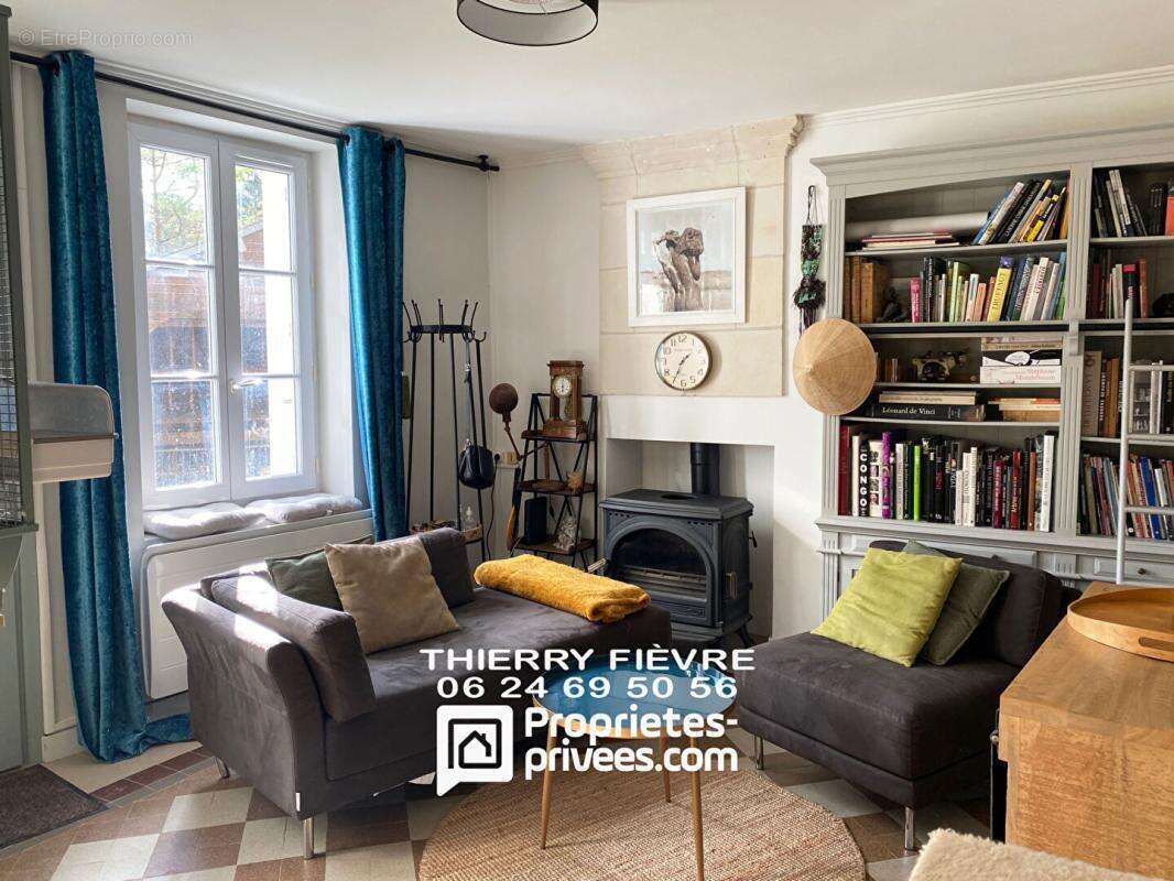 Maison à VILLAINES-LES-ROCHERS