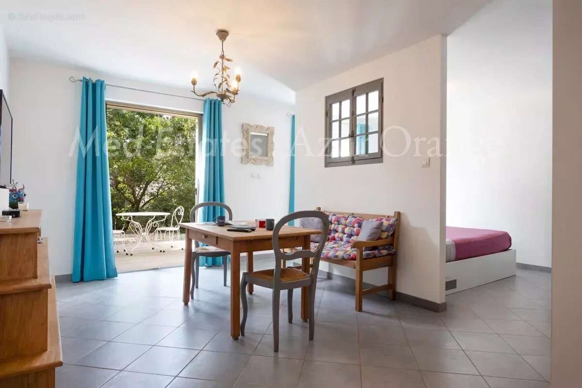 Maison à LA GARDE-FREINET