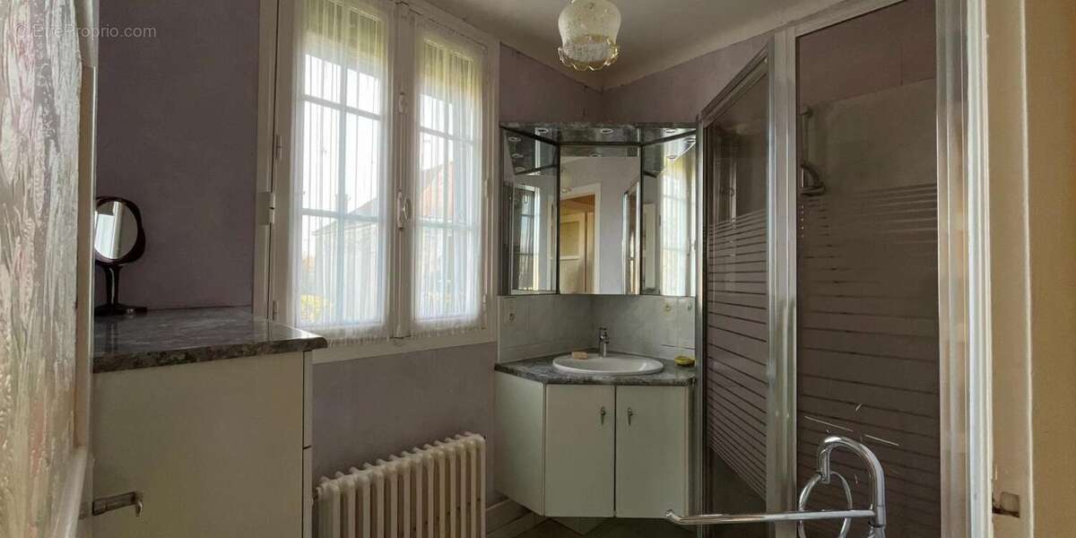 Maison à COMPERTRIX