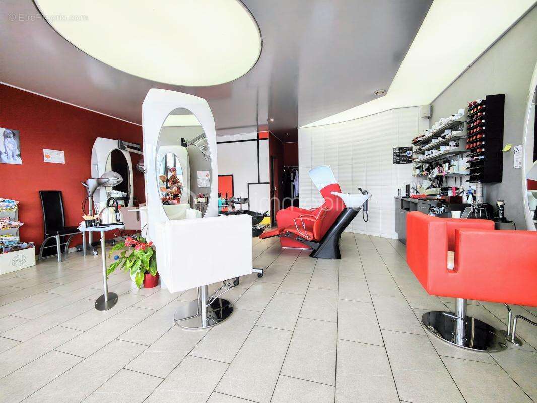 Salon de coiffure tout équipé en centre commercial à Vernouillet - photo 7