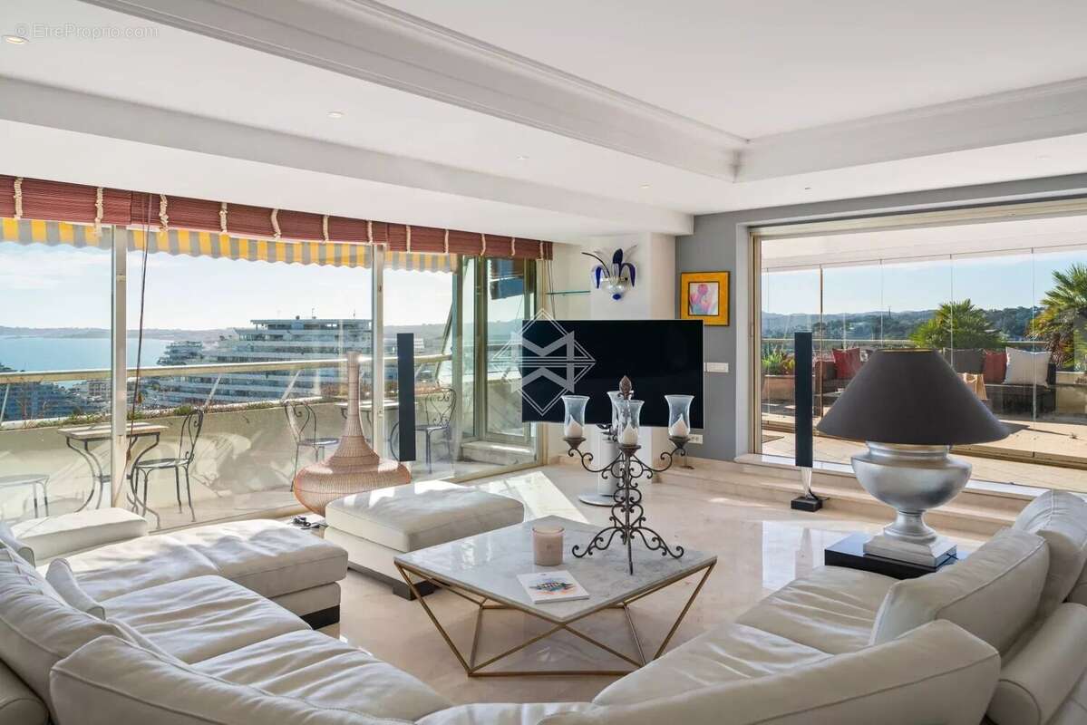 Appartement à VILLENEUVE-LOUBET