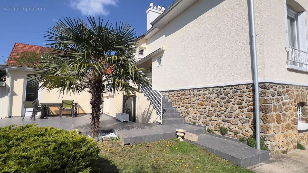 Maison à NEUILLY-SUR-MARNE