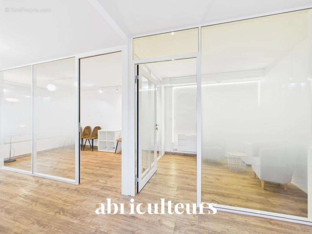 Bureau au rdc de 64m2 en vente à Rezé (44400) - photo 4