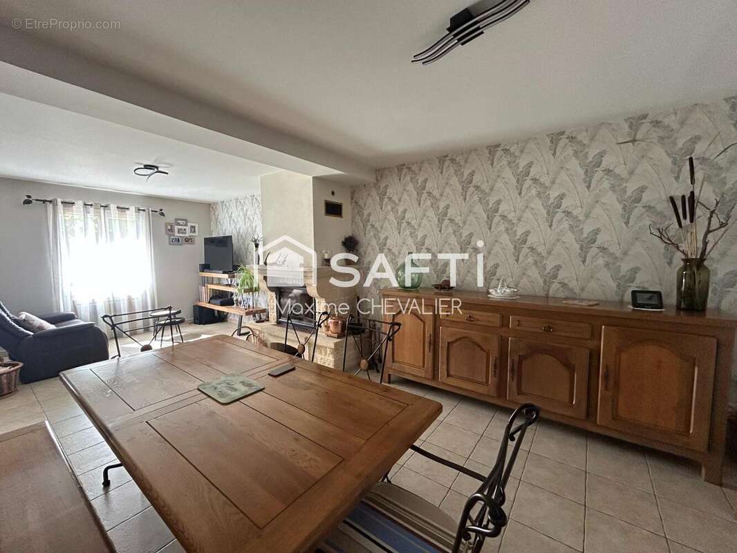 Maison 175 m² à Crevant  - photo 3