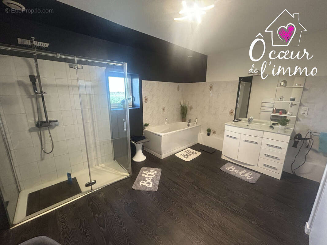 Maison à SAINT-CHRISTOPHE-DU-BOIS