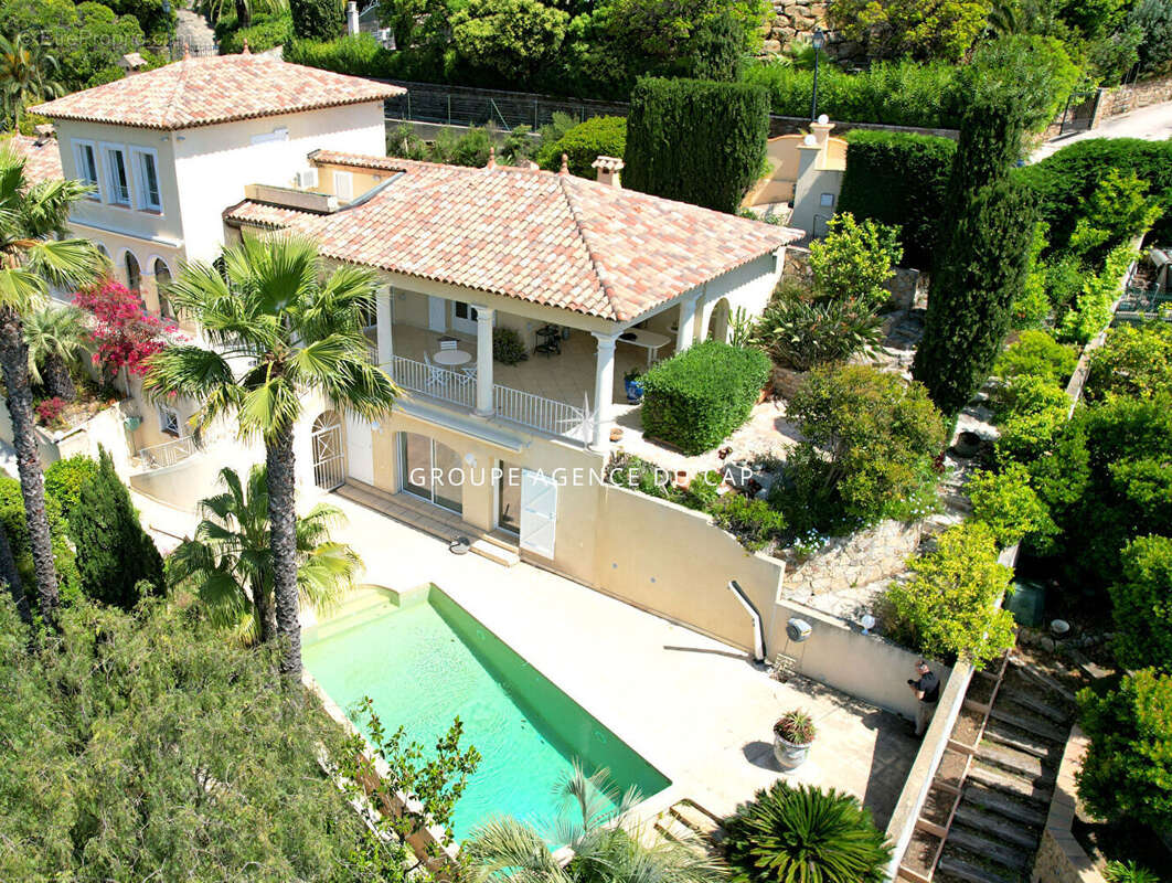 Maison à LES ISSAMBRES