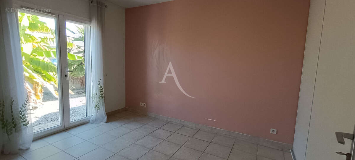 Maison à PORT-DES-BARQUES