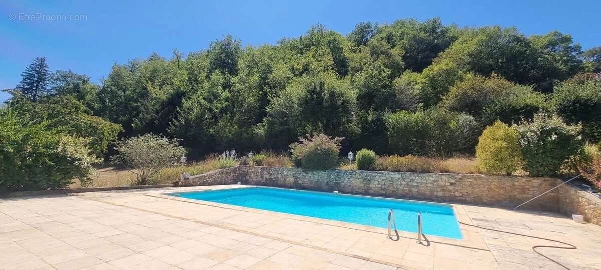 Maison de maître avec piscine et dépendances - photo 36