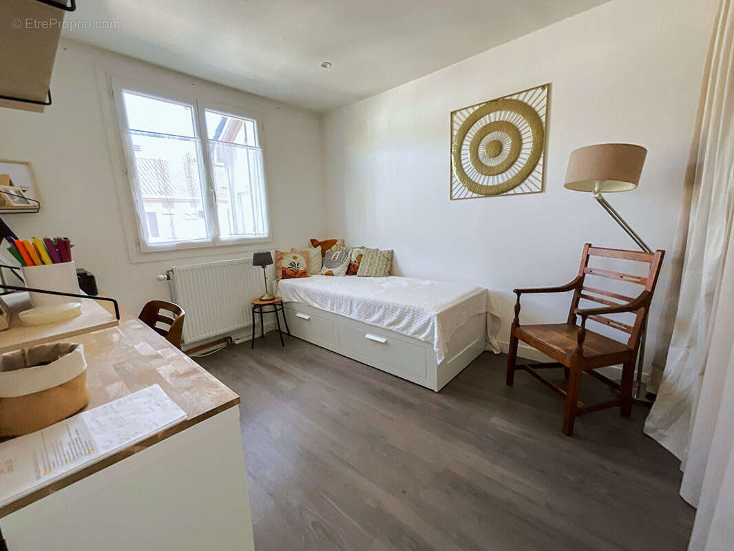 Maison à VOISINS-LE-BRETONNEUX