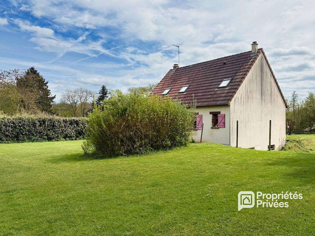 Maison à DAMVILLE