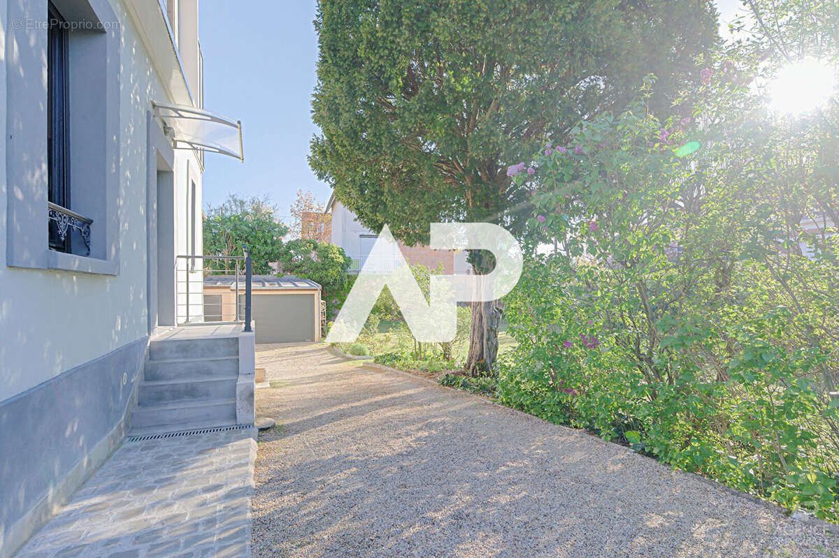 Maison à RUEIL-MALMAISON