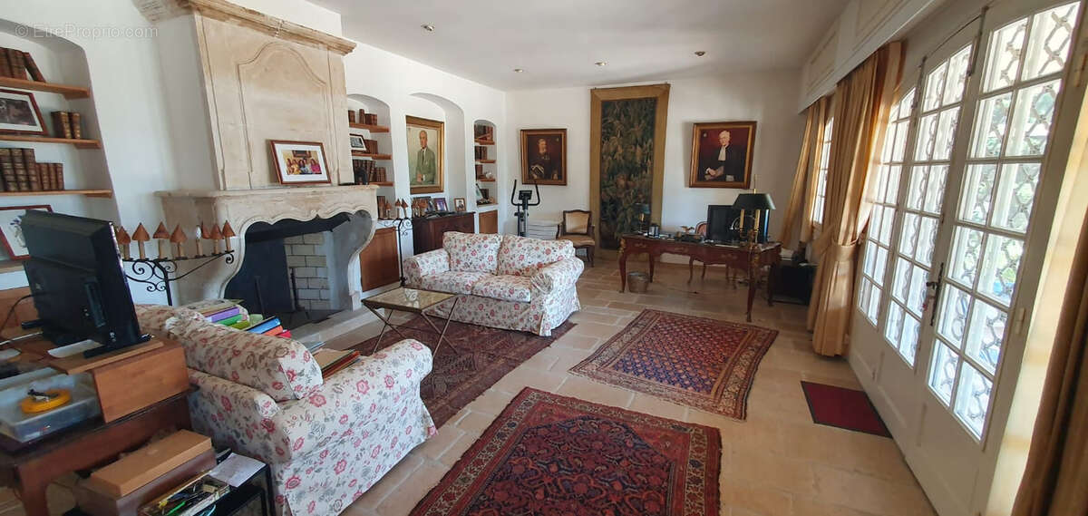 Maison à PLAN-DE-LA-TOUR