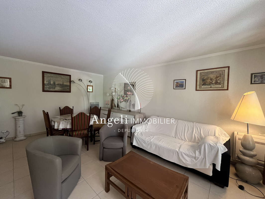 Appartement à FREJUS