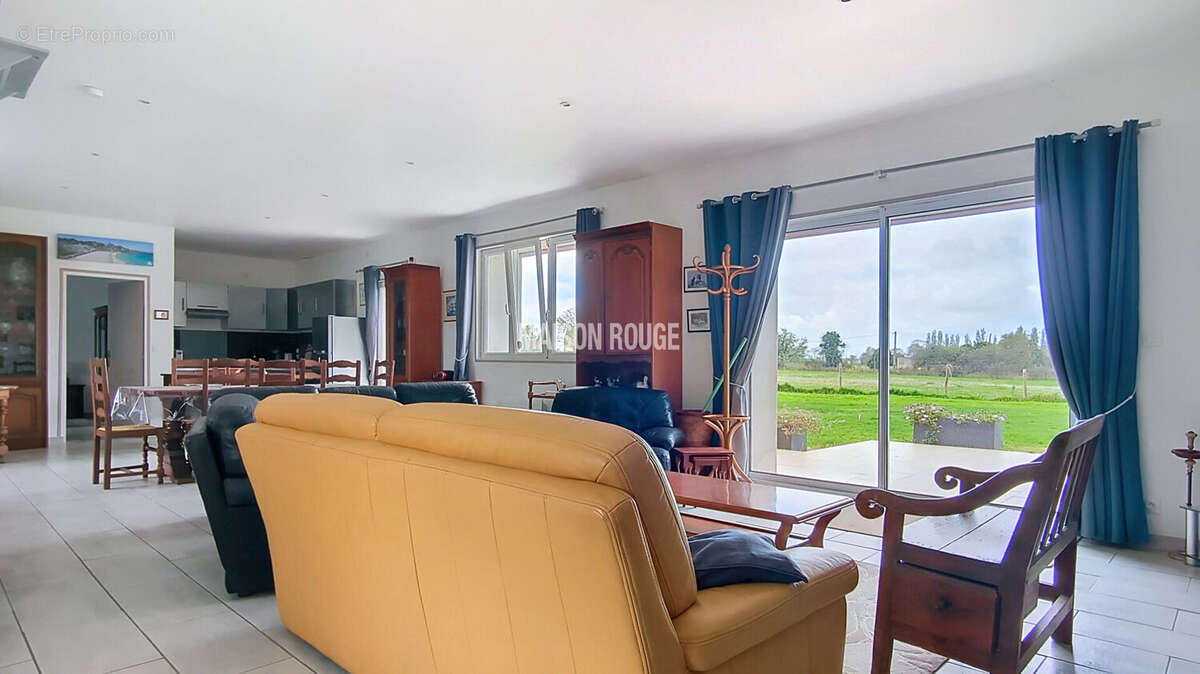 Maison à LA ROCHE-DERRIEN