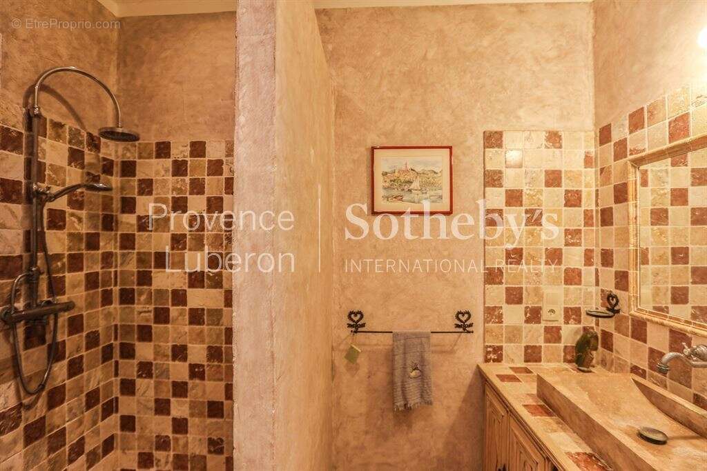 Maison à SAUMANE-DE-VAUCLUSE