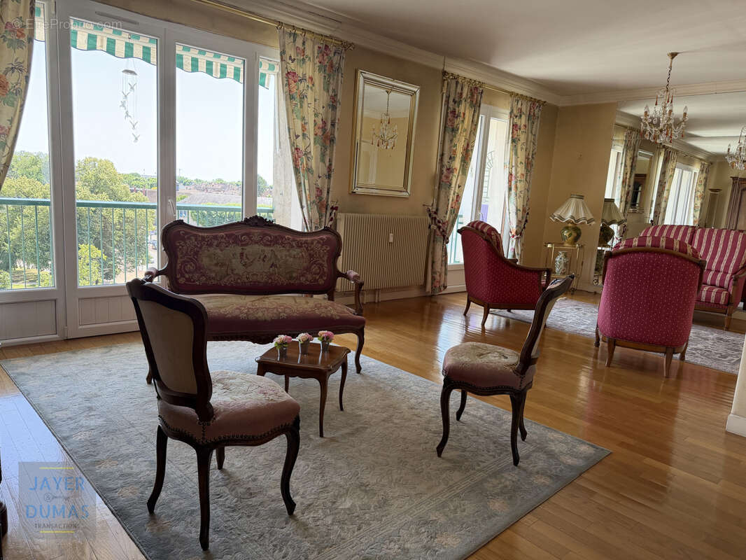 En exclusivité - chalon-sur-saone centre-ville - appartement t3 avec garage - - photo 6