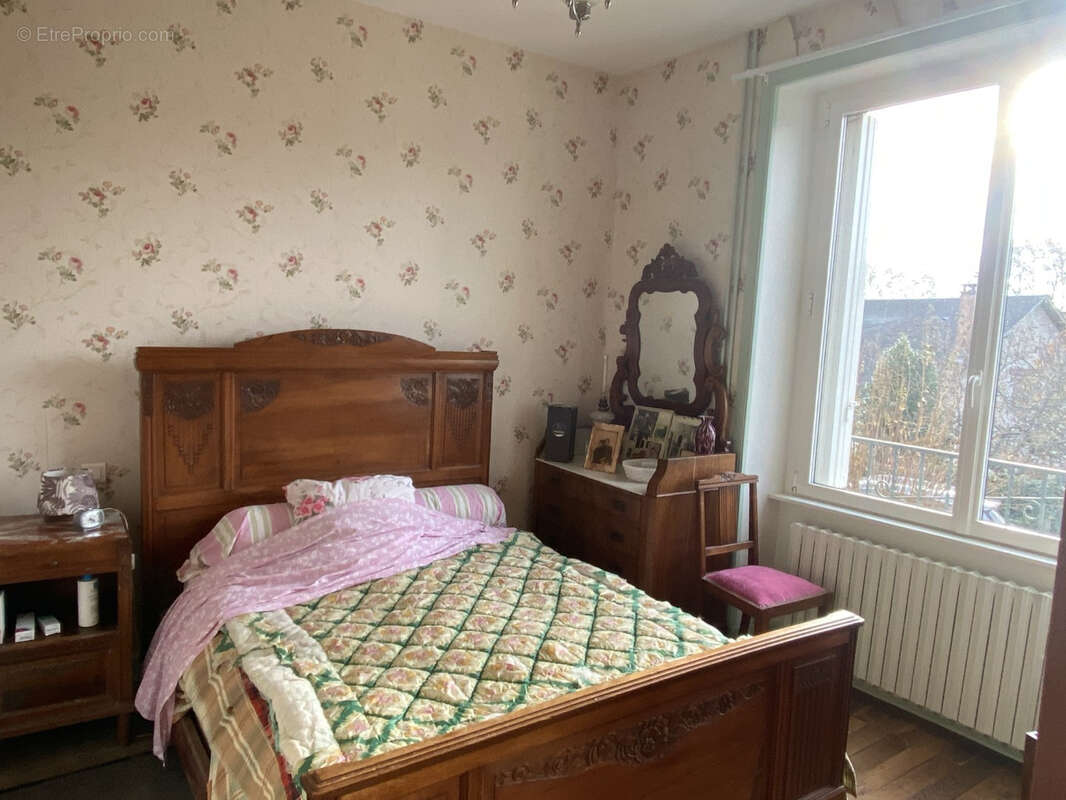 Maison à ARNAC-POMPADOUR