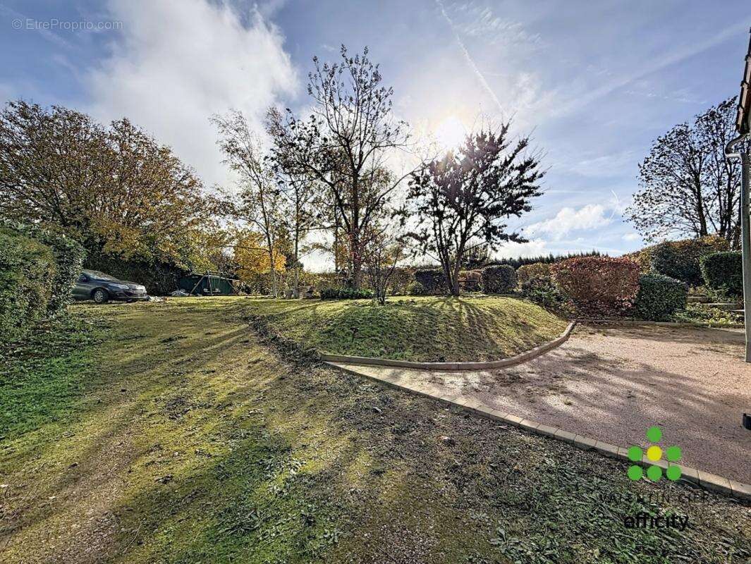 Maison à CHATEAUNEUF-EN-THYMERAIS