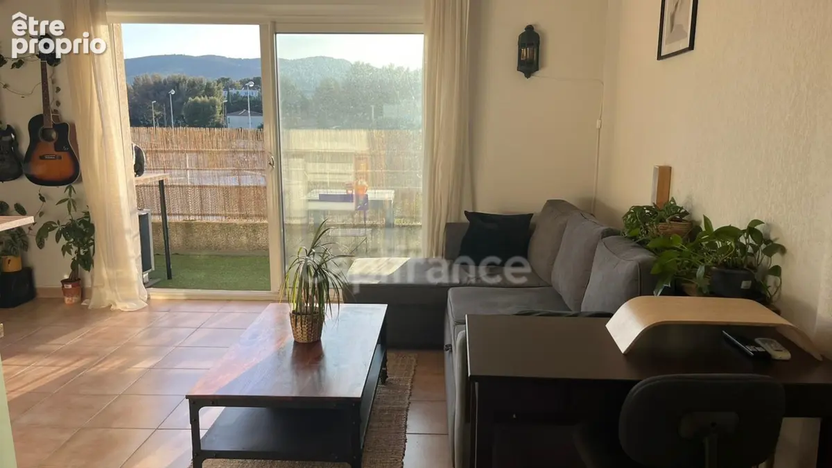 LA CIOTAT (13) – T2 de 43,24 m² au dernier étage avec ascenseur, balcon et vue dégagée - photo 8