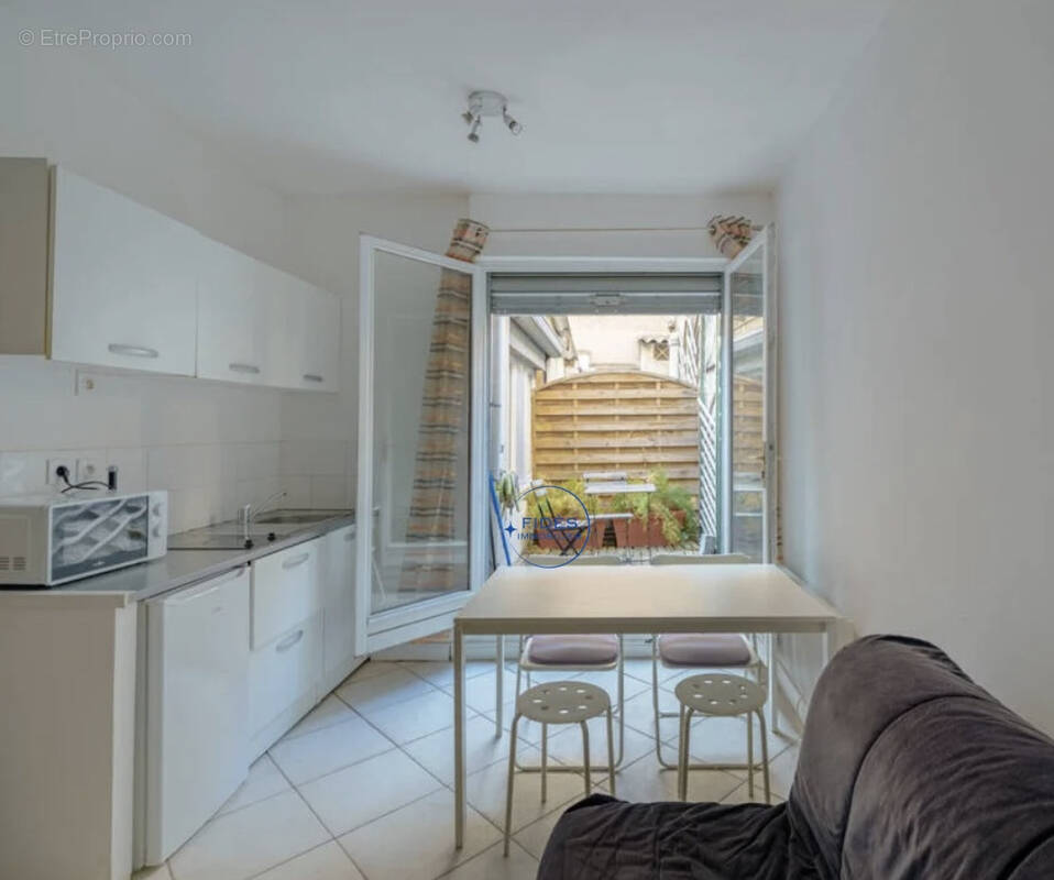 Appartement à MARSEILLE-1E