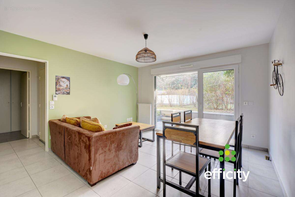 Appartement à OULLINS