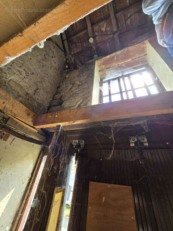 Maison à AINAY-LE-VIEIL