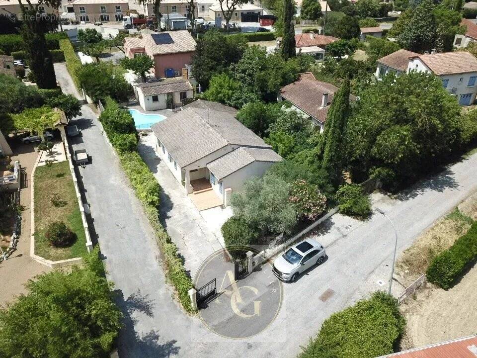 Maison à VILLENEUVE-LA-COMPTAL