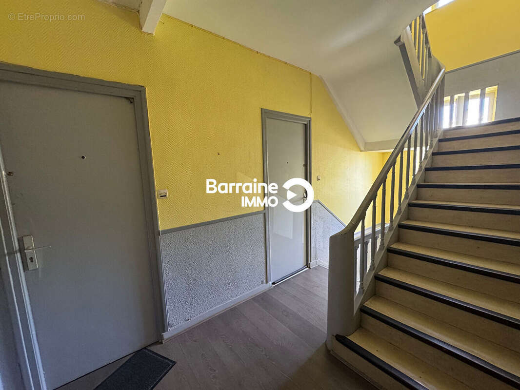 A vendre brest croix rouge ideal investisseur appartement t1 studio 2e etage 1 parking privatif - photo 10