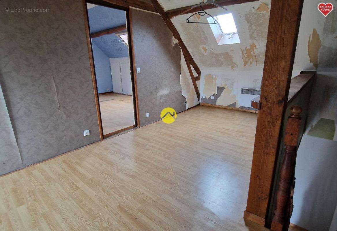 Maison à LA GUERCHE-SUR-L&#039;AUBOIS