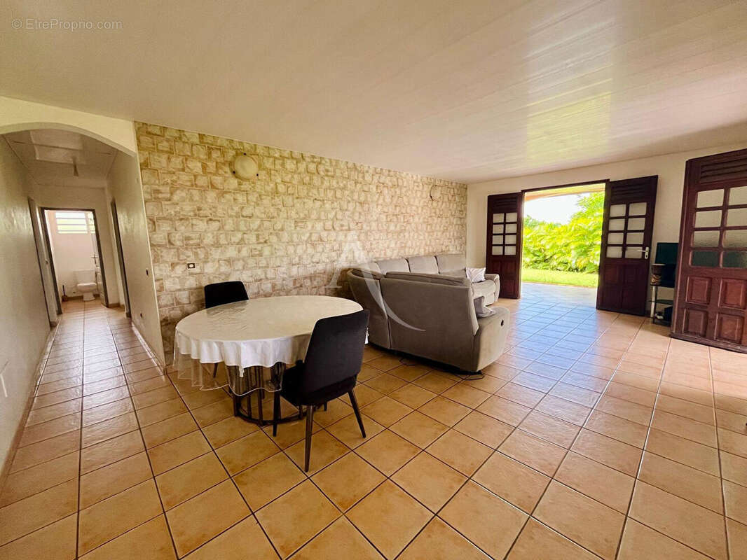 Maison à RIVIERE-SALEE