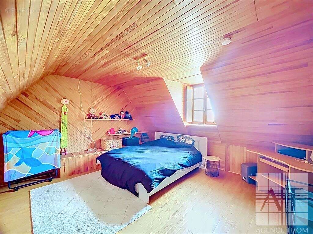 Propriété de charme en pierres avec dépendances et terrain en bordure de ruisseau - photo 8