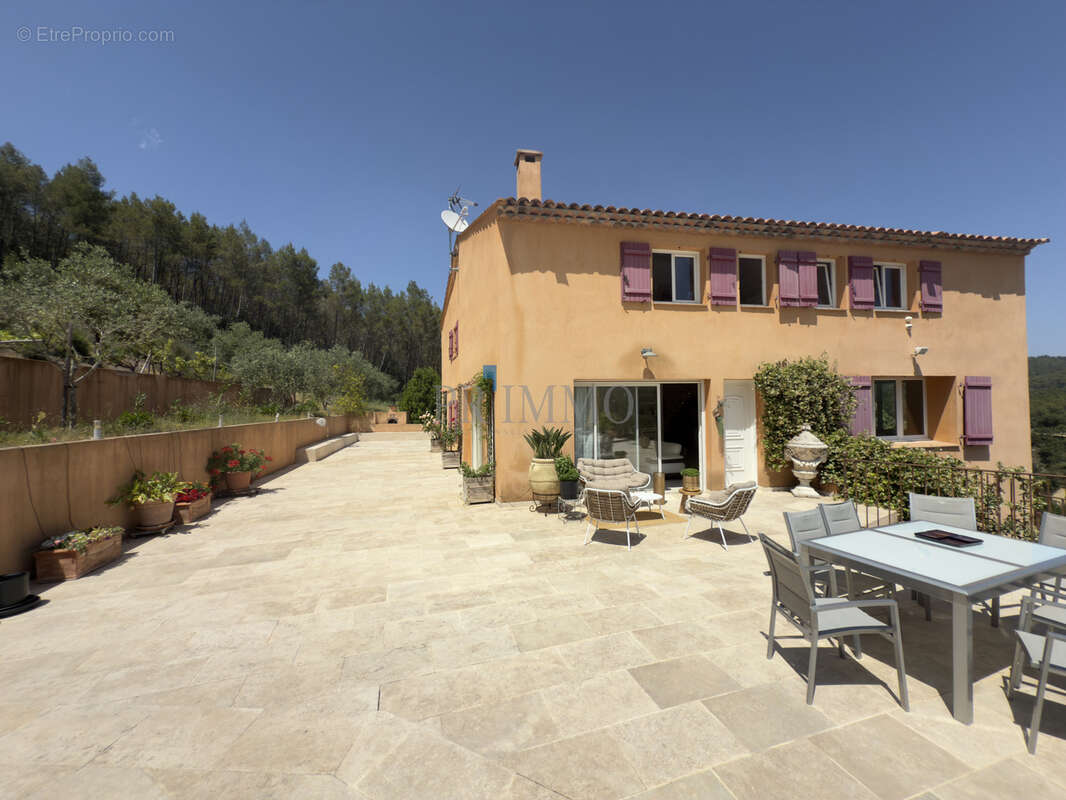 Maison à LORGUES