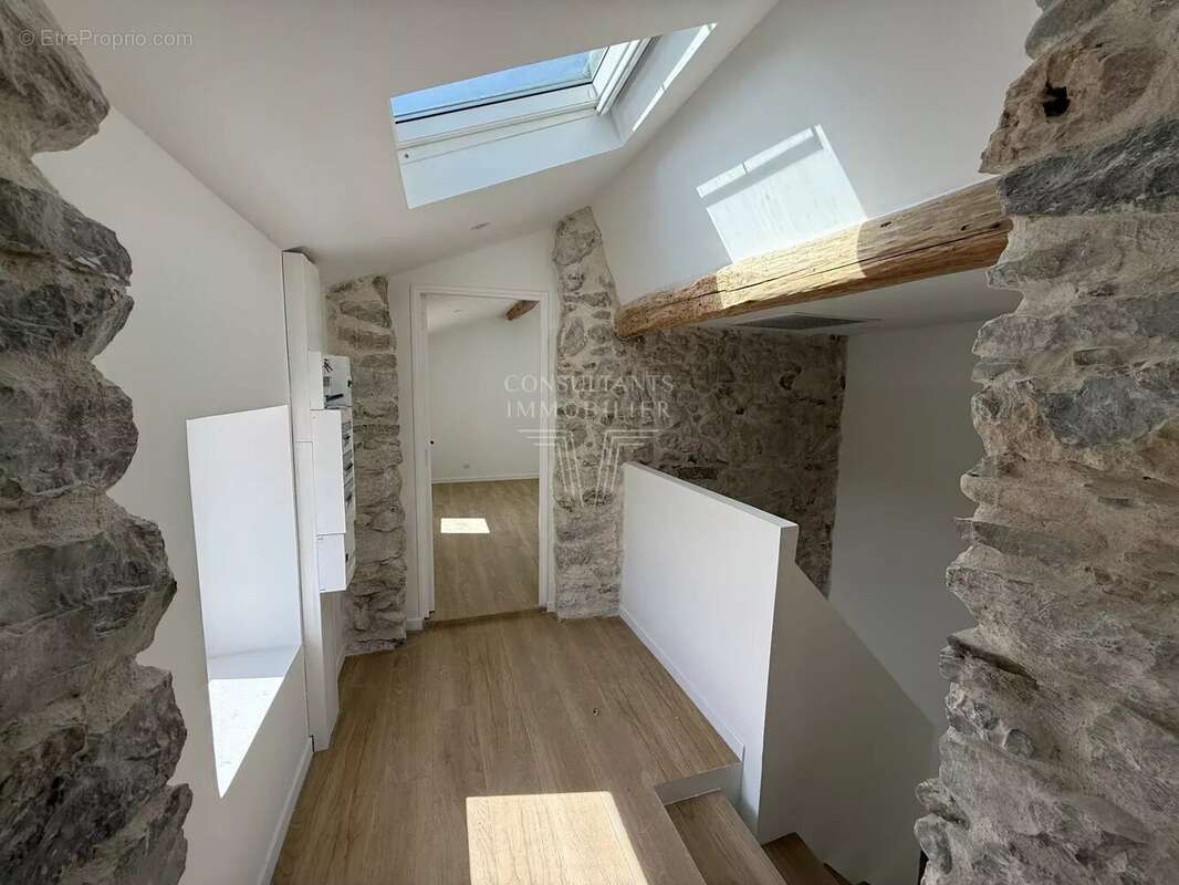 Appartement à PEGOMAS